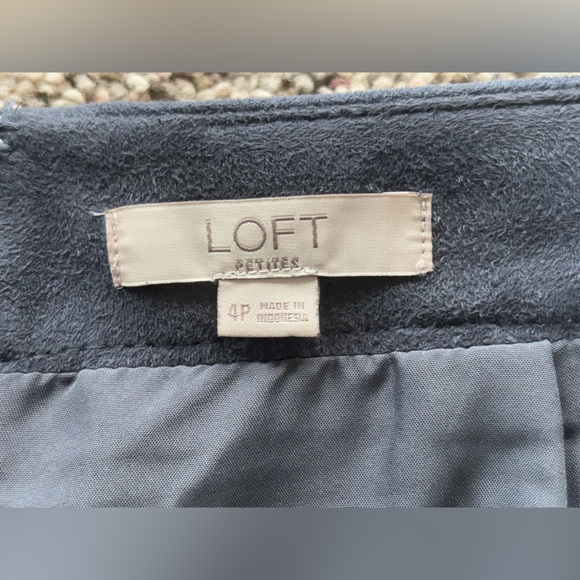 LOFT Petites Faux Suede Midnight Blue Skirt. Size 4P. Fully Lined. Cute! - Picture 6 of 10